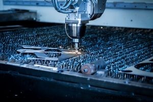 CO₂与Nd激光切割:关键技术差异深度解析