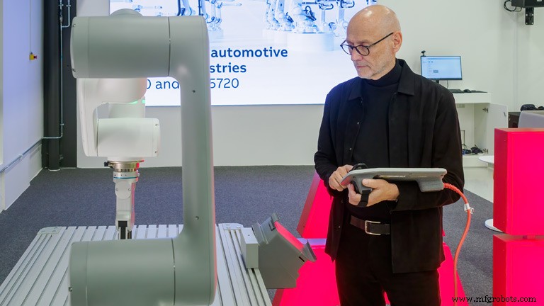 ABB 高级顾问 Bertil Thorvaldsson 荣获恩格尔伯格机器人领导力奖