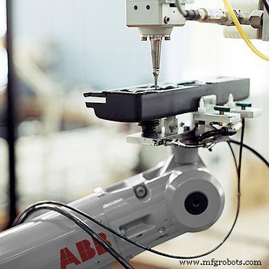 ABB 以尖端创新引领工业机器人市场